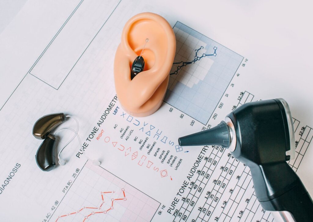 síntomas de hipoacusia