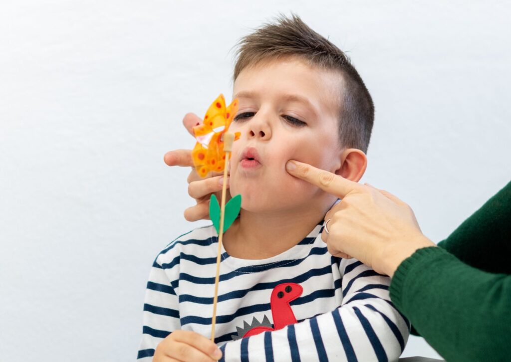 posicionamiento del ápice lingual en rugas